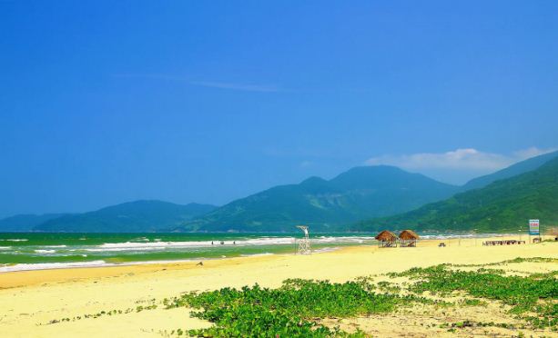 Lang-Co-Beach-in-Hue-Vietnam-4